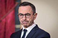 France : avant son départ, Retailleau durcit l’accès aux cartes de séjour pluriannuelles