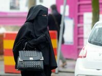 Discrimination en France : Une auxiliaire de vie se voit refuser l’accès au domicile d’un bénéficiaire à cause de son voile