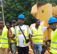 Justine Judith Lekogo offre une bétonnière aux jeunes entrepreneurs du 2ᵉ arrondissement de Francheville