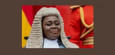Le Ghana destitue la présidente de la Cour suprême