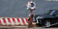 En Côte d’Ivoire, Abidjan veut se « débarrasser » des vendeurs ambulants et des mendiants