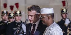 Un an après avoir été mise dehors, la France revient au Tchad