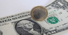 Taux de change des devises en Algérie : que révèlent les chiffres de la Banque et du marché noir ?