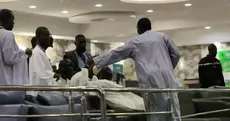 Médina Baye : Mamadou Ndiaye Rahma repousse la main de Serigne Mboup, venu le saluer (vidéo)