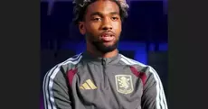 « Je suis heureux de rejoindre cette équipe » : Ibrahim Mbaye débute sa carrière à Aston Villa