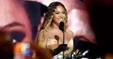 Beyoncé en justice : la chanteuse accusée d’avoir samplé « Moonraker » sans licence