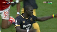 Premier League : La grosse colère de El Hadji Malick Diouf, après avoir concédé un penalty (vidéo)