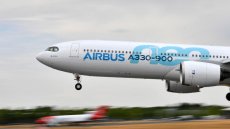 La compagnie nationale ivoirienne d'aviation lance sa ligne Abidjan-Paris avec un nouvel Airbus