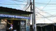 «Il a fait un coup KO !»: des Abidjanais d’Adjamé régissent au score d’Alassane Ouattara à la présidentielle ivoirienne