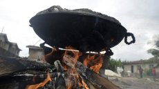 Malgré les progrès, la «cuisson propre» en Afrique reste un défi sanitaire et climatique