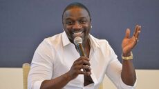 25000 Fcfa offerts aux supporters après le sacre du Senegal ? Le chanteur Akon réagit