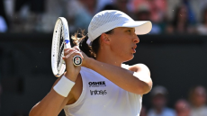Swiatek corrige Anisimova et décroche son premier sacre à Wimbledon
