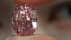 Dubaï: Vol déjoué d'un diamant rare de 25 millions de dollars