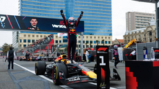 Formule 1: Verstappen remporte le GP d'Azerbaïdjan