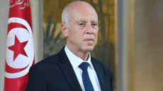 Saïed prend en charge le traitement d’un jeune blessé à Gabès