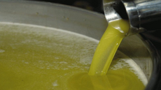 L'huile d'olive, à 12 dinars le litre...