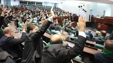 Algérie: La loi criminalisant la colonisation française approuvée