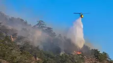 8.000 personnes évacuées en Crète face à un violent incendie