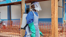 Ebola en RDC: un mois après l’annonce d’une 17e épidémie, la gestion toujours complexe des cas contacts