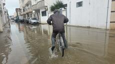 En Tunisie, des fortes intempéries font plusieurs morts et plongent la population dans le chaos