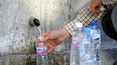 Tunisie: canicule et coupures d’électricité accentuent une crise d'approvisionnement d’eau en bouteilles