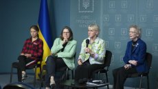 La diplomatie féministe peut être une arme de paix: vers des quotas de femmes dans les négociations internationales?