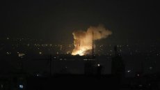 Nouvelles frappes israéliennes sur l'Iran, riposte de Téhéran par des salves de missiles