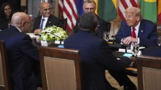 Donald Trump complimente le président du Liberia sur son anglais, langue officielle du pays