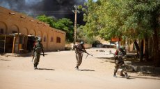 Au Sahel, les djihadistes intensifient leurs offensives contre les armées ces dernières semaines