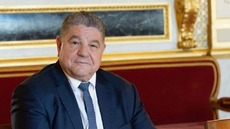 Français d’origine immigrée traités de « parasites » : Akli Mellouli charge l’extrême droite