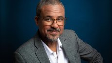 «Où s'adosse le ciel»: de l'Égypte à Saint-Louis, voyage épique d'un griot sénégalais avec David Diop