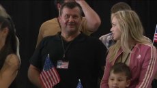 Admis par Trump, un premier groupe d'Afrikaners débarque en Amérique