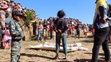 Madagascar: avec les familles qui «retournent les morts» et les célèbrent au cours du famadihana