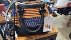 L. E Créations, tissages ivoiriens : objets de fierté culturelle