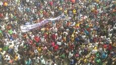 Le retour au pays de l'opposant camerounais Maurice Kamto provoque des tensions à Douala