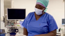 Cancer du sein : Aïcha Ndoye, la chirurgienne qui chante à l’oreille de ses patientes