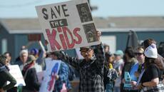 Privés d'aide juridique, des enfants et adolescents isolés risquent d'être expulsés des États-Unis