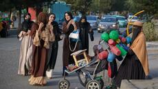 Survivre est devenu la priorité : en Afghanistan, le témoignage rare de femmes abandonnées par le reste du monde