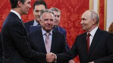 Guerre en Ukraine: Washington négocie avec Moscou des parts du pétrolier russe Lukoil à des proches des émissaires&nbsp;(…)