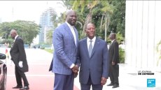 Mamadi Doumbouya reçu à Abidjan par le président ivoirien Alassane Ouattara