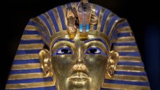 Foules de visiteurs pour l'exposition Toutânkhamon du Grand musée égyptien