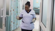 La seule banque de lait maternel du Kenya, bouée de sauvetage de bébés prématurés