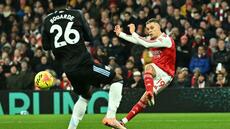 Angleterre: Arsenal au sommet, Manchester United et Chelsea se ratent