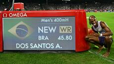 Athlétisme: le Brésilien Alison Dos Santos bat le record du monde du 400 m haies