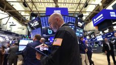 Wall Street termine en hausse, portée par l'emploi américain