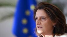 Minneapolis: une responsable de l'UE indignée par des images terrifiantes, un choc