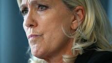 Suspension de l'aide à l'Ukraine : Le Pen joue l'apaisement, ses lieutenants montent au front