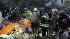 Ukraine : 15 morts dans des frappes russes, Zelensky dénonce l'accord Russie-USA sur le diesel