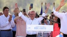 Éric Ciotti propose à Marine Le Pen un pacte d'alliance pour la présidentielle
