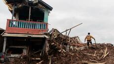 Le bilan d'un glissement de terrain en Indonésie monte à 44 morts